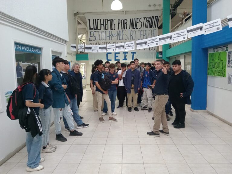 Visita de la Secundaria Técnica N.º 6 de Plátanos-4